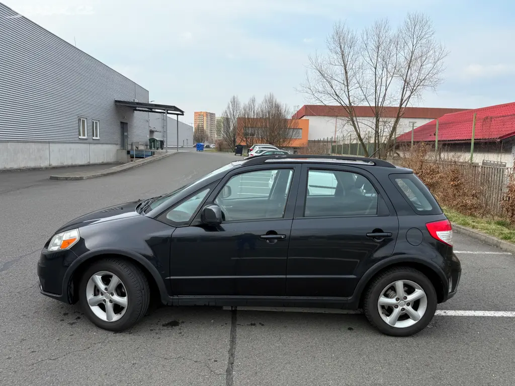 SUZUKI SX4 2,0i 107kW + LPG - Automat - 4x4 - fotka 2