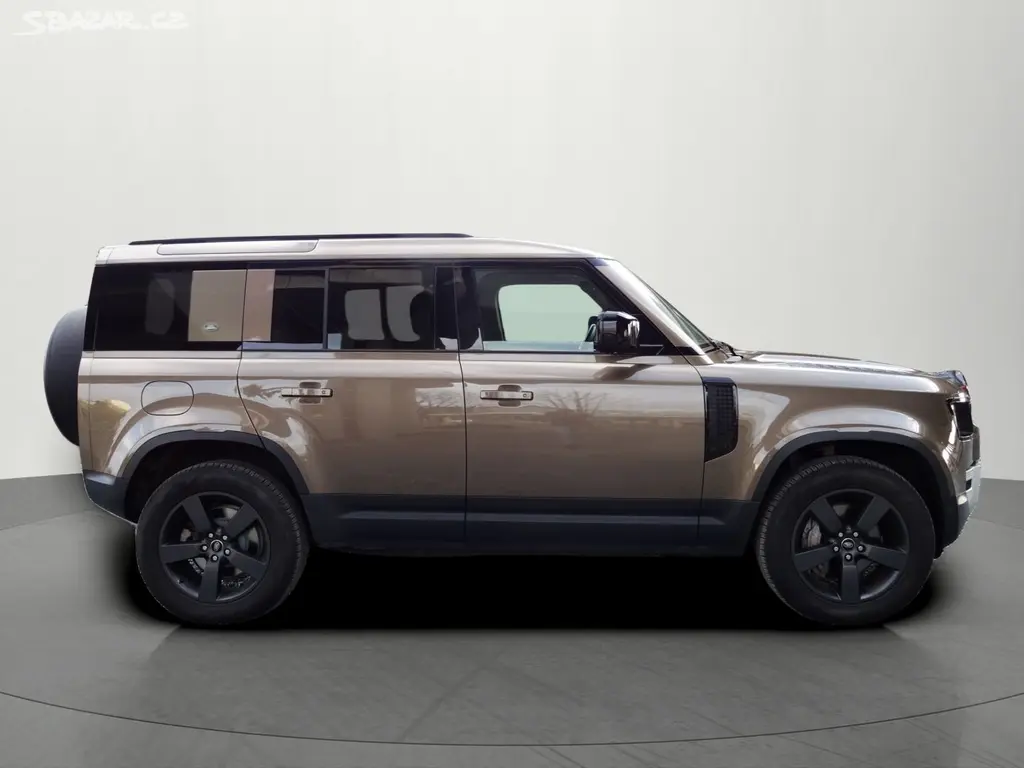 Land Rover Defender, 110 D300 221kW Black Packet ČR - fotka 5