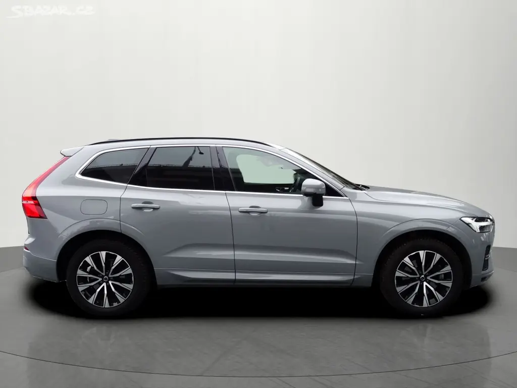 Volvo XC60, B4 145kW AWD LED Kamera DPH - fotka 5