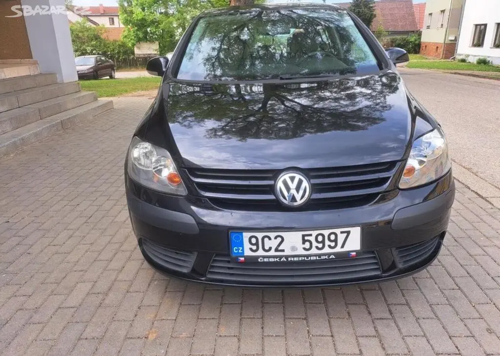 Volkswagen Golf Plus 1,6 FSI benzín manuální - fotka 2