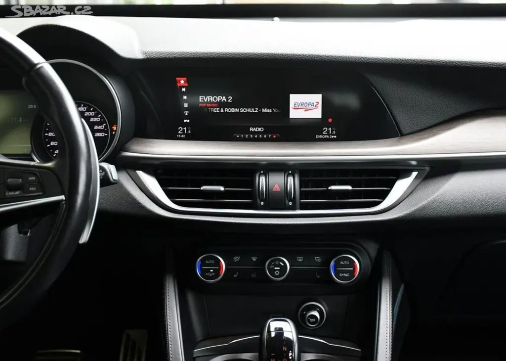 Alfa Romeo Stelvio 2.0 206kW Q4 VELOCE 206 kw - fotka 6
