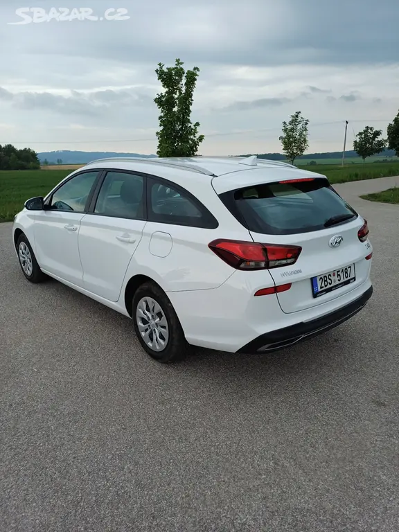 Hyundai i30 kombi - fotka 3