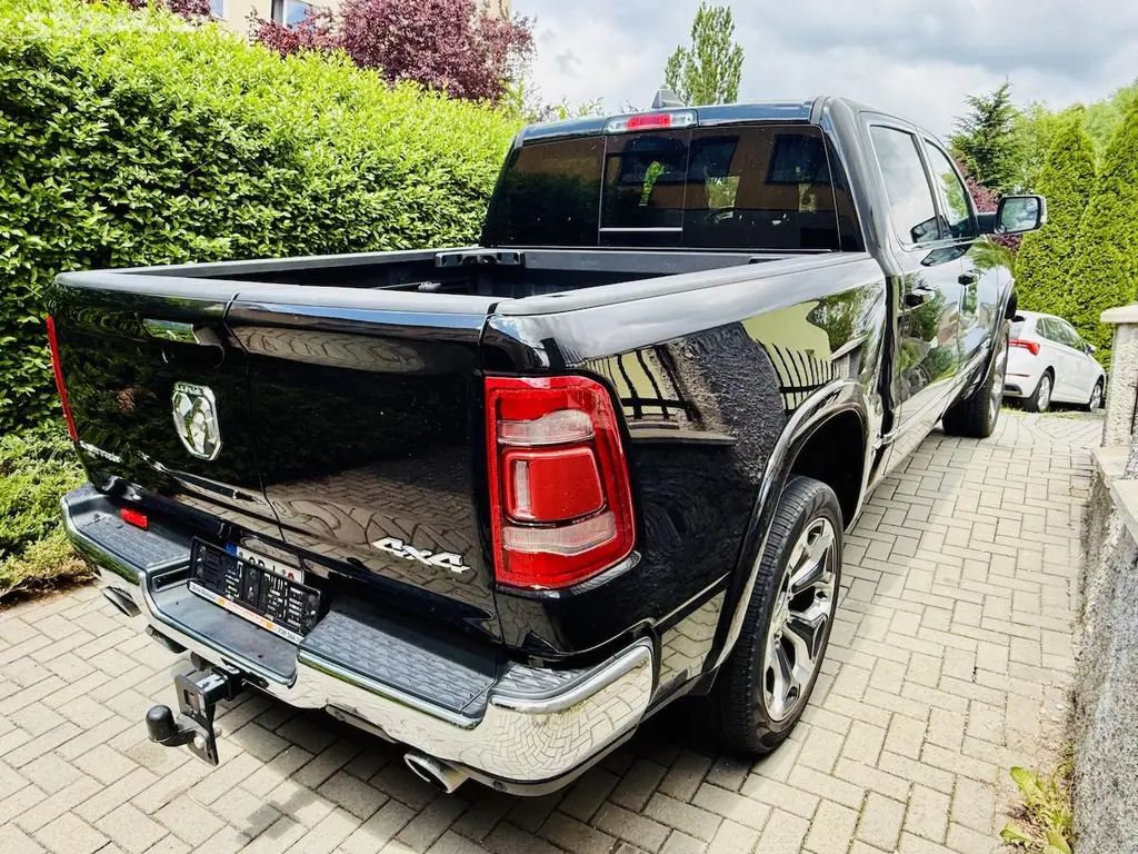 RAM 1500, 5,7 HEMI LIMITED E-Torque ČR - fotka 5