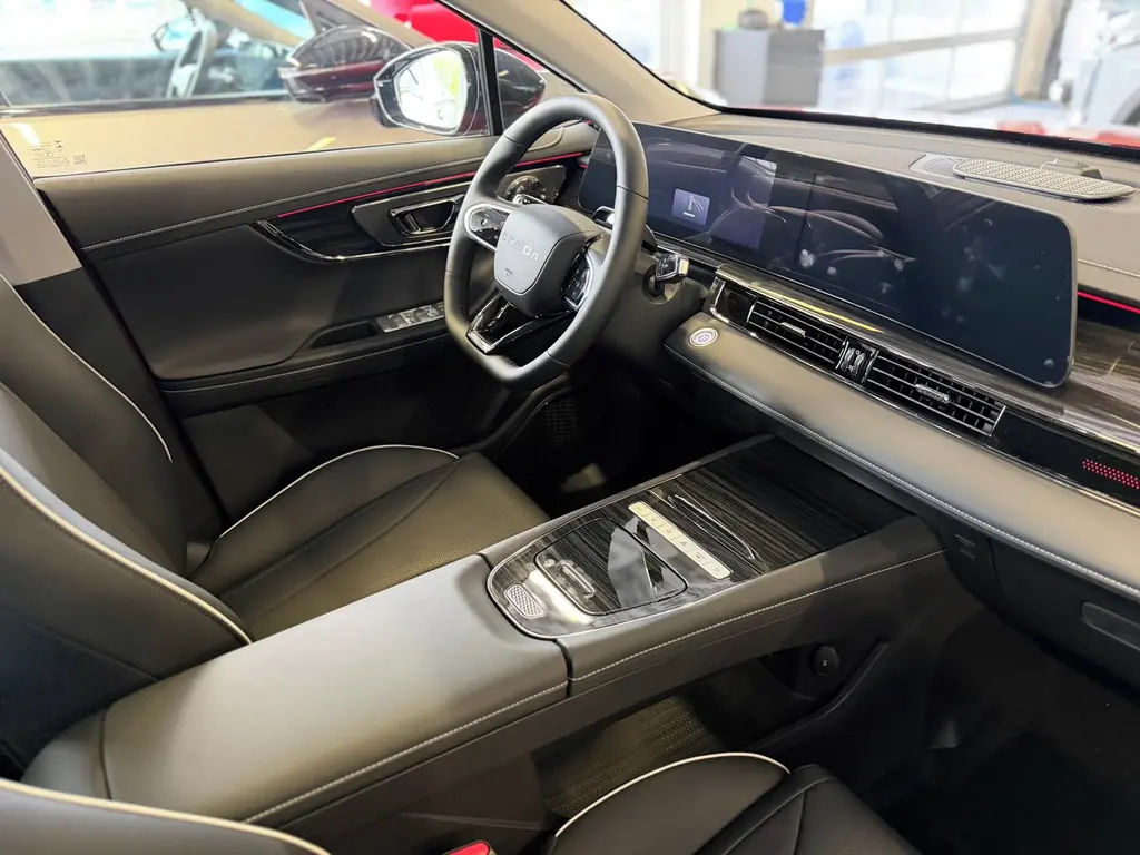 Omoda 5, 1.6 T 108 kW Premium A/T - fotka 5