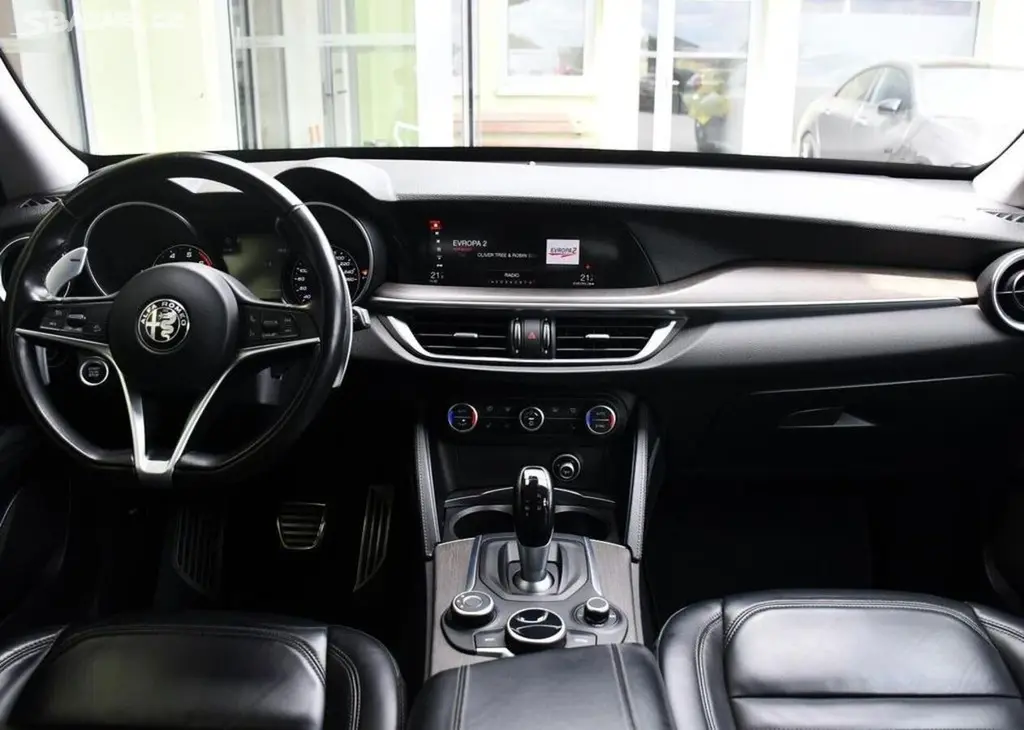 Alfa Romeo Stelvio 2.0 206kW Q4 VELOCE 206 kw - fotka 4