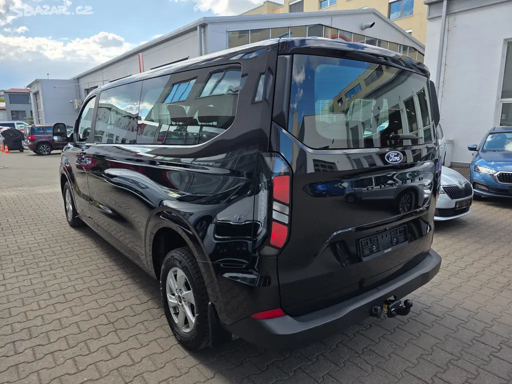 Ford Tourneo Custom 2.0 100kW 9-míst Tažné - fotka 4