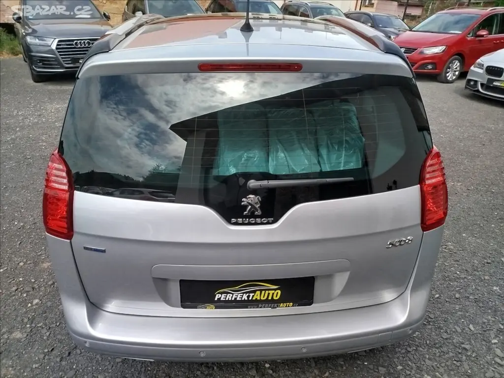 Peugeot 5008, 2,0 HDi 110kW,KRÁSNÝ STAV,7-MÍ - fotka 5