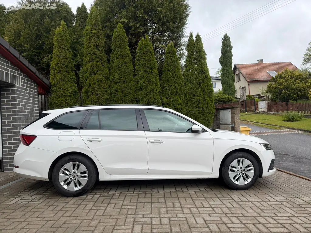 Škoda Octavia, 2,0TDi,ambient+,CZ,M6,1maj,DPH - fotka 4