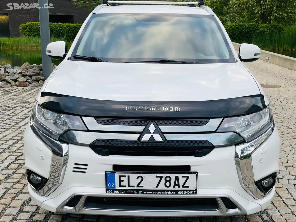 Mitsubishi Outlander, 2.4i+HYBRID 4x4 SERVISKA TAŽNÉ - fotka 6