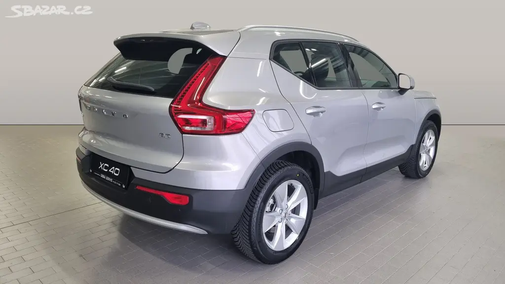 Volvo XC40, B3 2.0L 163 HP AT7 FWD CORE - fotka 4