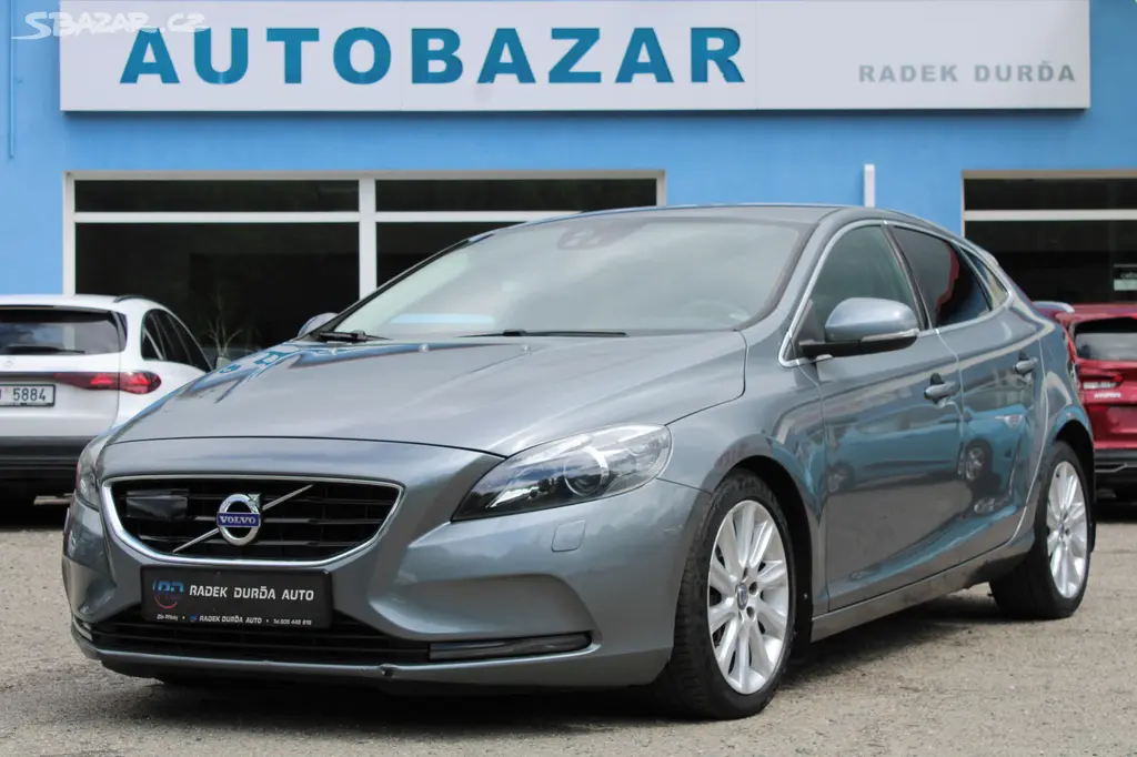 Volvo V40 2,0 D2 AUTOMAT,VÝHŘEVY,2015