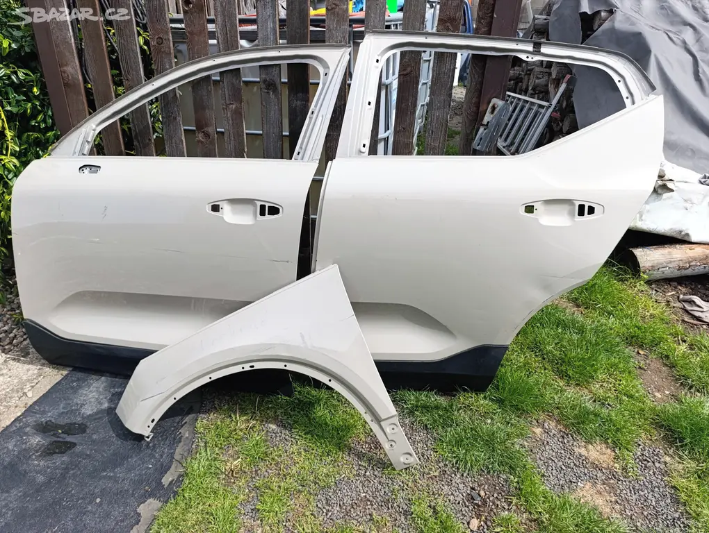 Volvo xc40 dveře