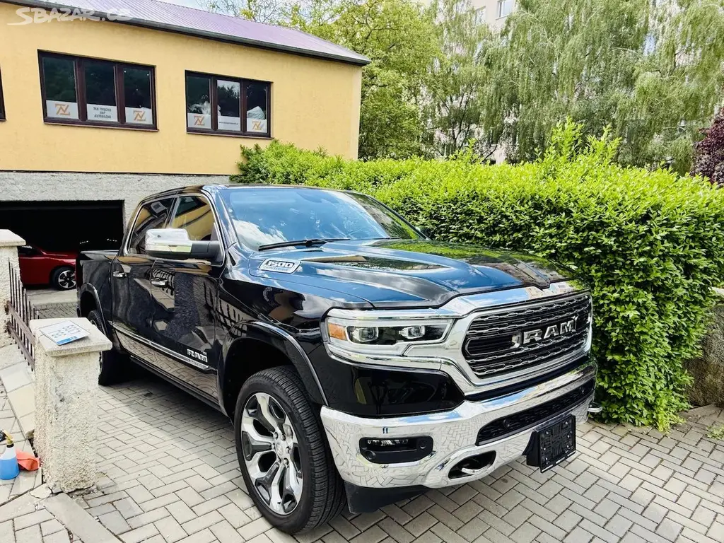 RAM 1500, 5,7 HEMI LIMITED E-Torque ČR - fotka 3