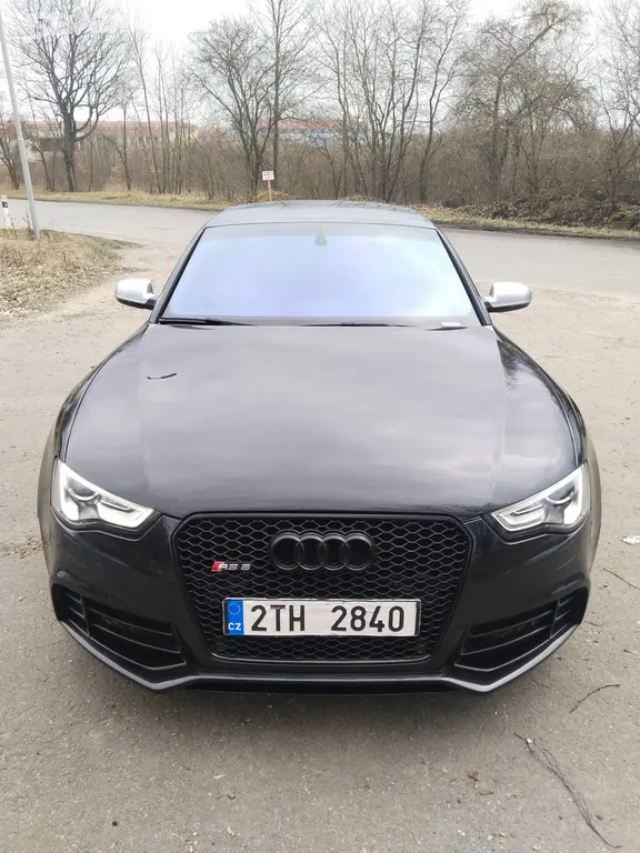 Audi RS5 4.2 FSI 331kw 2013 84tis najeto