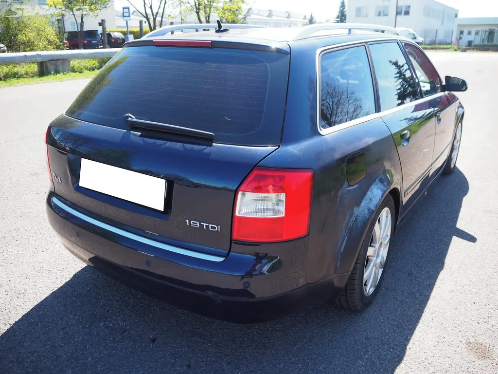 Audi A4 1.9 TDI S-LINE - fotka 5