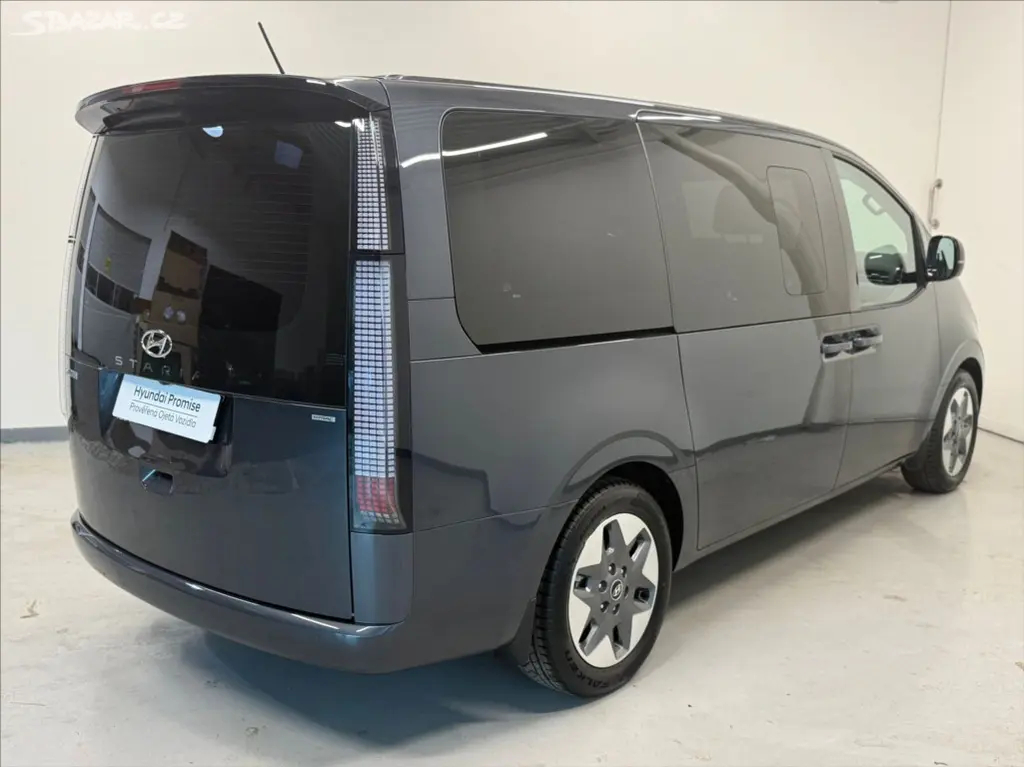 Hyundai Staria, 2,2 CRDI PREMIUM LUXURY PANO - fotka 6