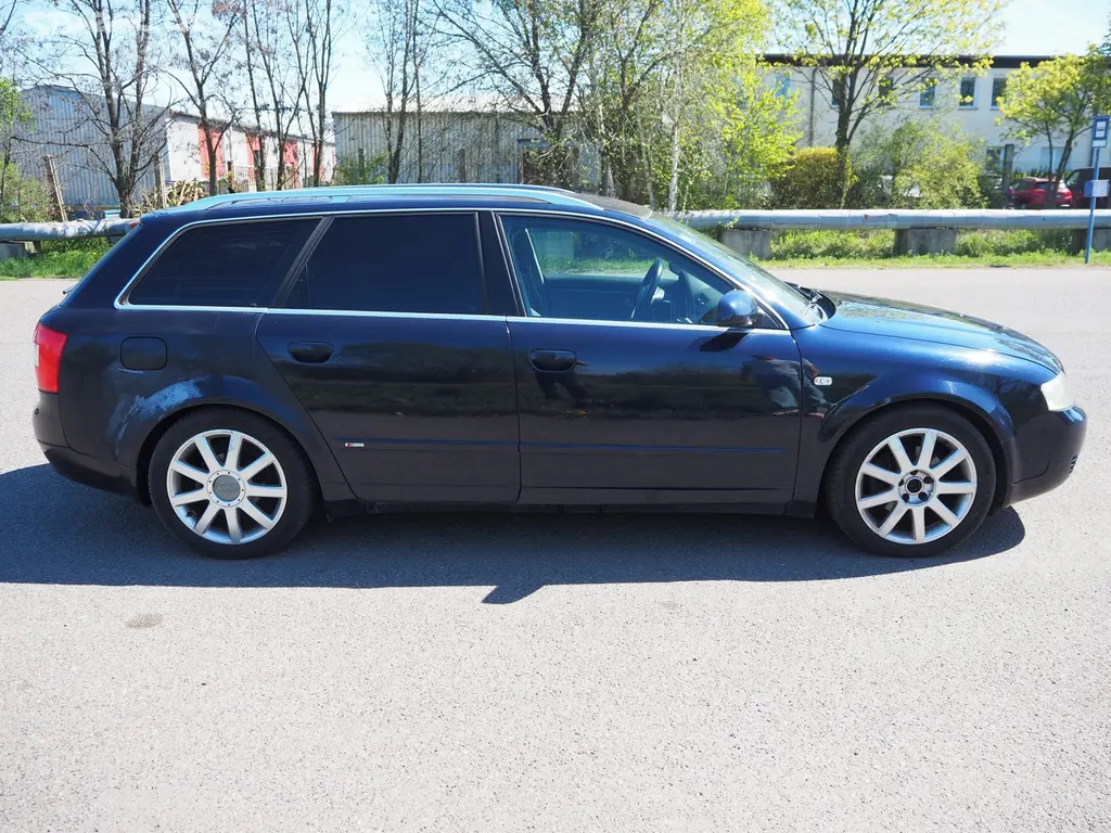 Audi A4 1.9 TDI S-LINE - fotka 4