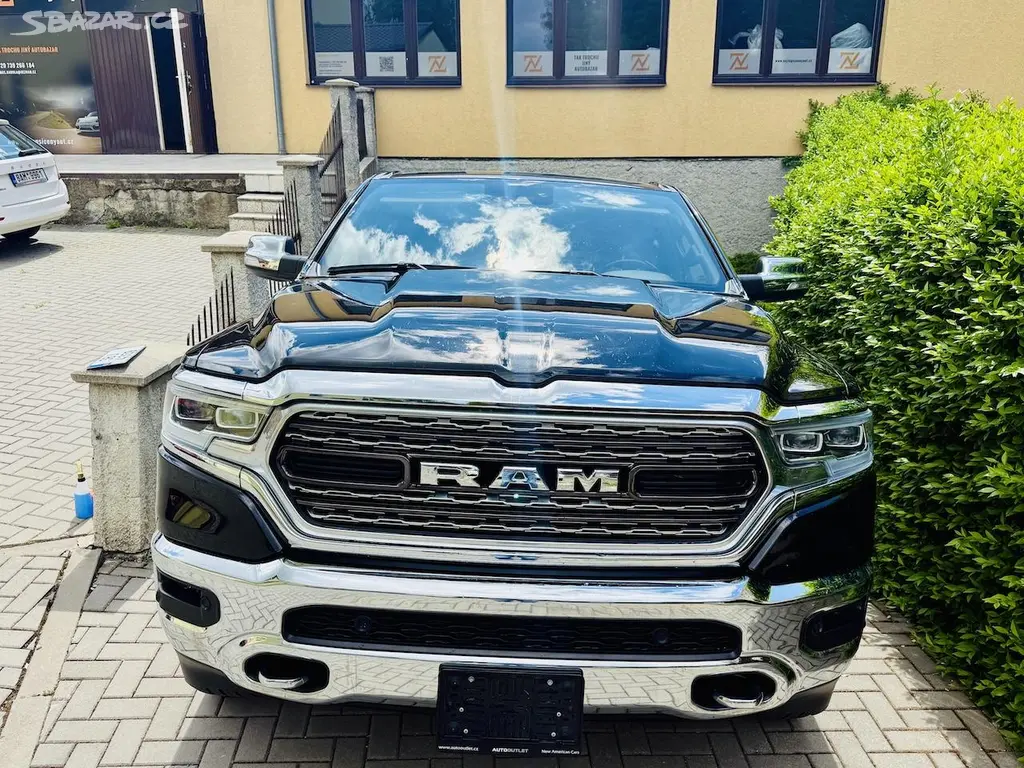 RAM 1500, 5,7 HEMI LIMITED E-Torque ČR - fotka 2