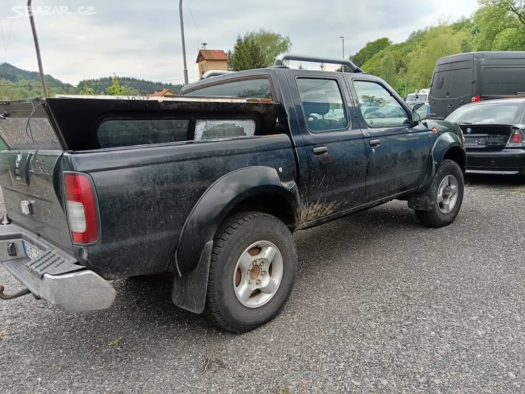 Nissan NAVARA 2,5 DOUBLECAB 4X4 - fotka 3