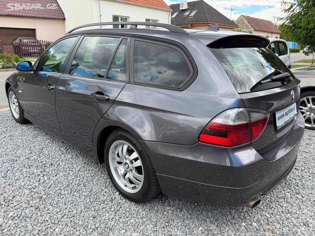 BMW 318i KOMBI ALU PEKNY STAV. - fotka 3