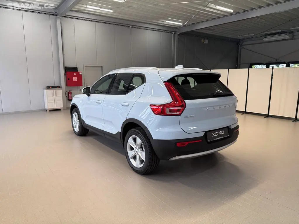 Volvo XC40, B3 2.0L 163 HP AT7 FWD CORE - fotka 3