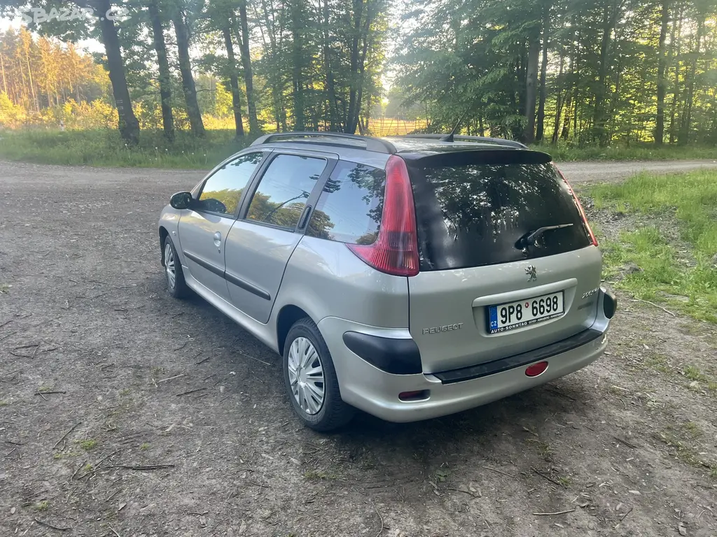 Peugeot 206 SW 1,4 65kw, r.v. 2005 - fotka 5