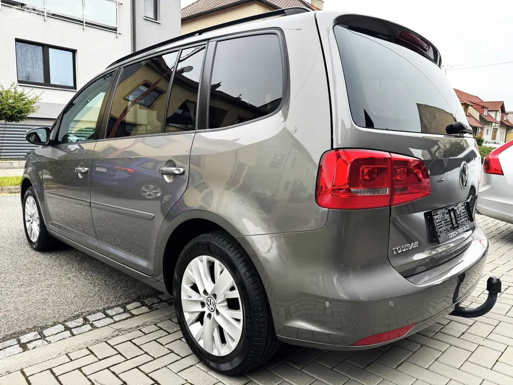 VOLKSWAGEN TOURAN 1.4TSI DSG,NAVI,KAMERA,TAŽNÉ,ALU - fotka 5