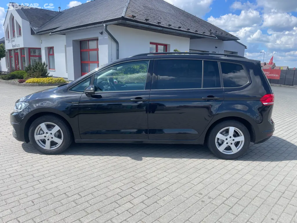 VW TOURAN 2,0TDi 110kw Highline Panorama GPS 2017 - fotka 2