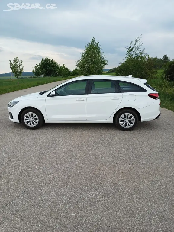 Hyundai i30 kombi - fotka 2