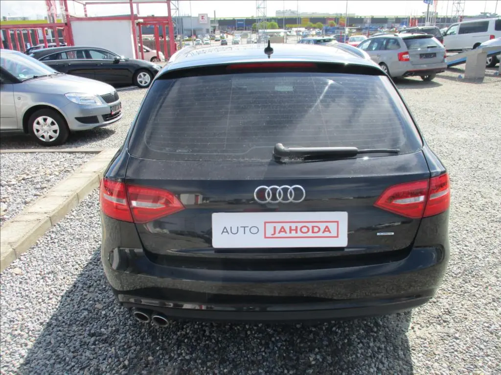 Audi A4 Avant, 2,0 TDI, quattro, servis,navi, - fotka 6