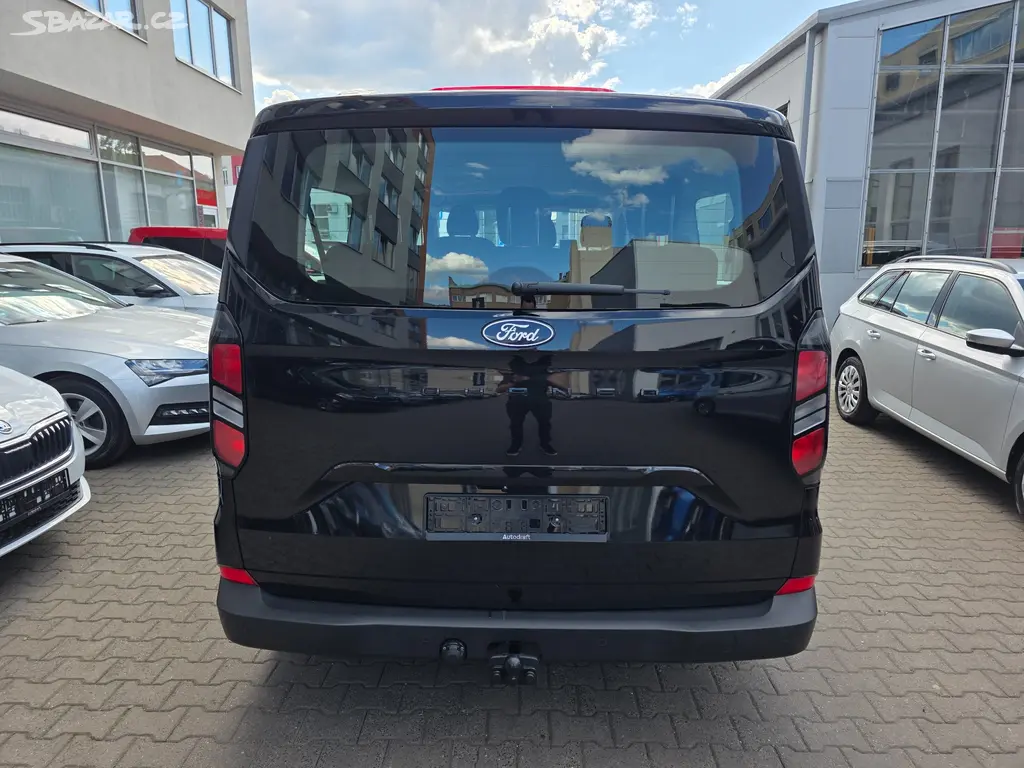 Ford Tourneo Custom 2.0 100kW 9-míst Tažné - fotka 5