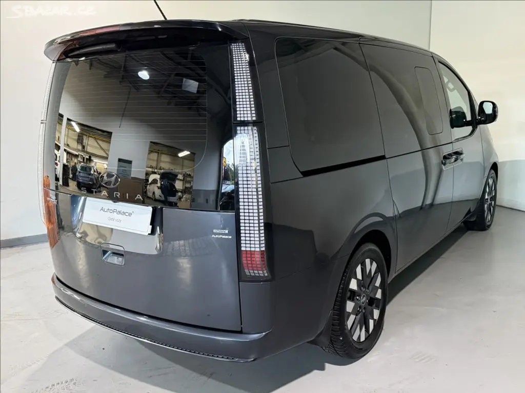 Hyundai Staria, 2,2 CRDI PREMIUM LUXURY PANO - fotka 4