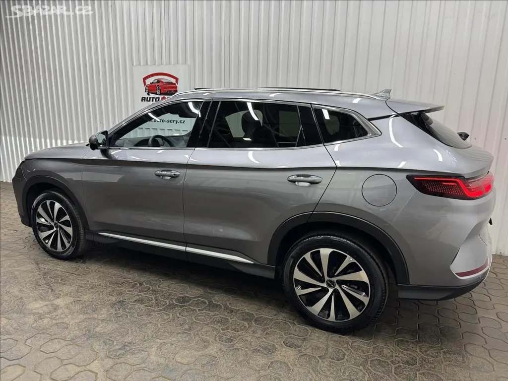 BYD Seal U, 1.5 PHEV 160kW DM-I PANO BOOST - fotka 5