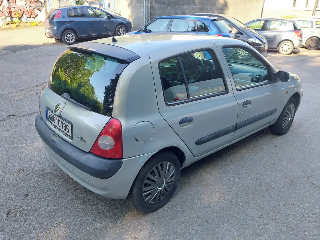 Renault Clio 1.2, benzín, 55kw, rok 2002, klima.. - fotka 5