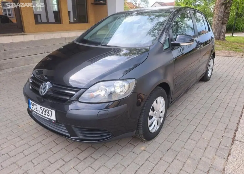 Volkswagen Golf Plus 1,6 FSI benzín manuální - fotka 3