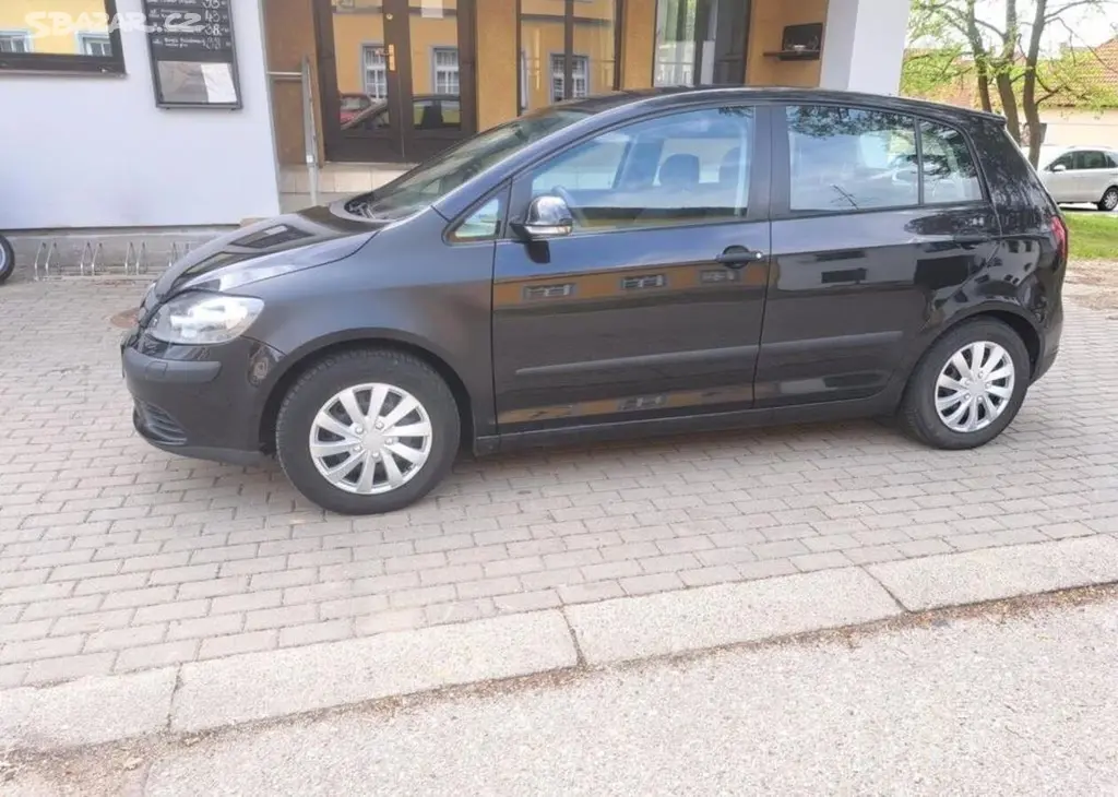 Volkswagen Golf Plus 1,6 FSI benzín manuální - fotka 4