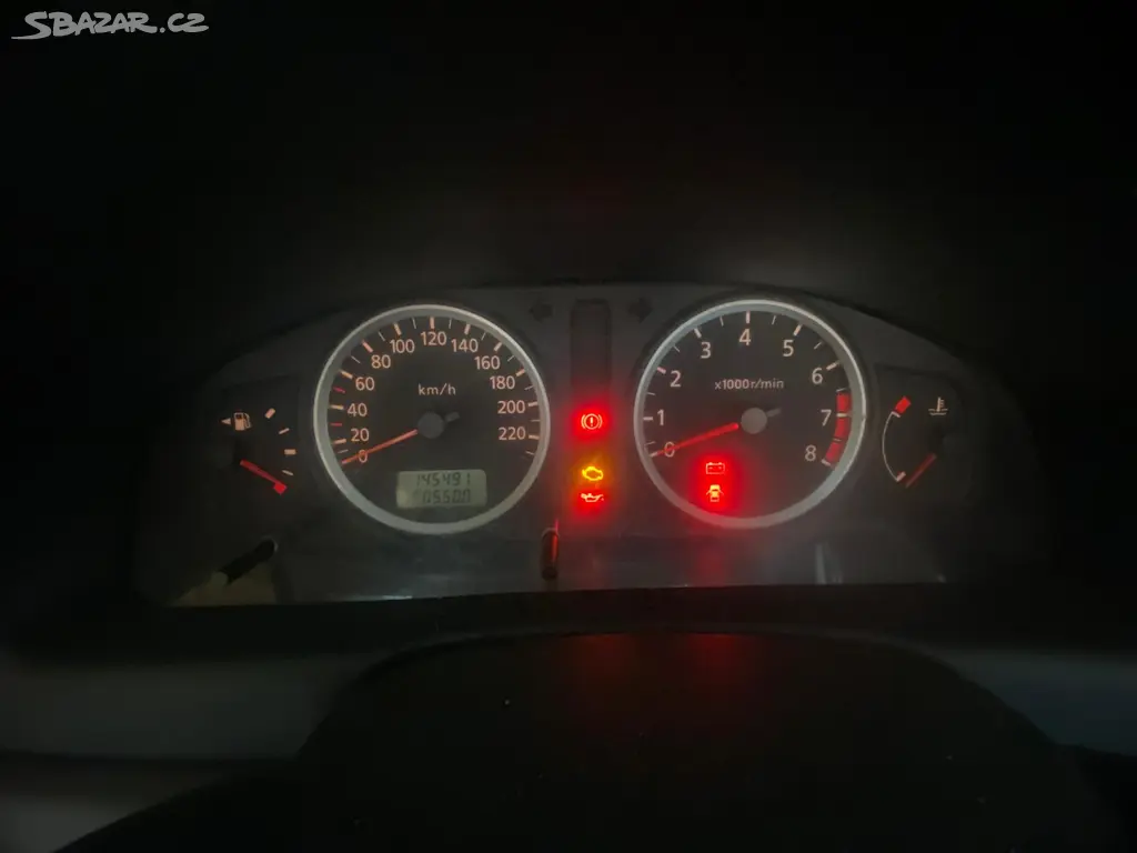 Nissan almera n16 po faceliftu - fotka 6