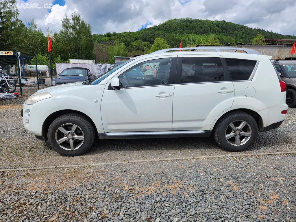 Peugeot 4007 2.2 HDI - fotka 4