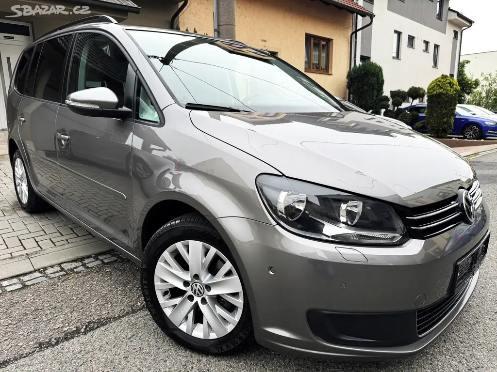 VOLKSWAGEN TOURAN 1.4TSI DSG,NAVI,KAMERA,TAŽNÉ,ALU