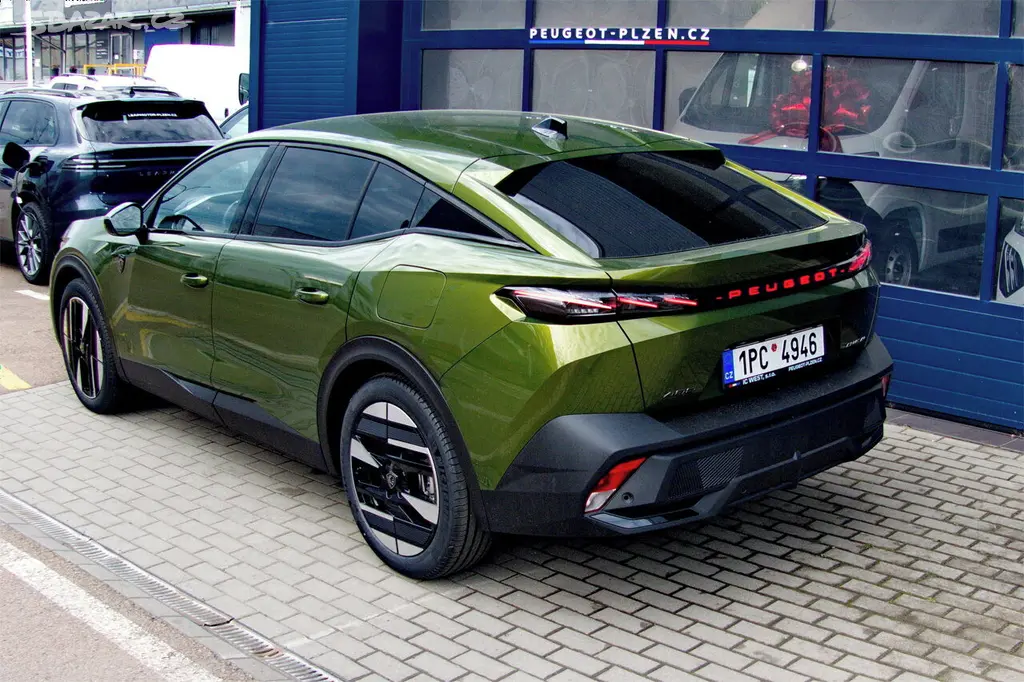 Peugeot 408, GT Plug-in HYBRID 240 e-DCS7 - fotka 2