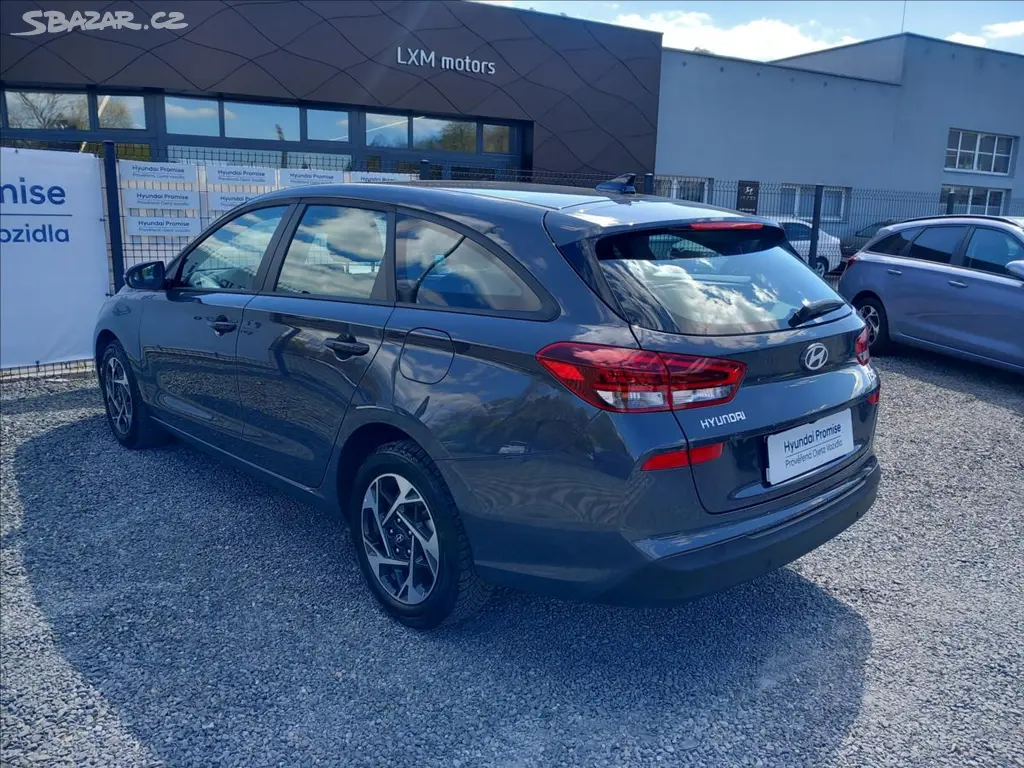 Hyundai i30, 1,5 l COMFORT 16" - fotka 6