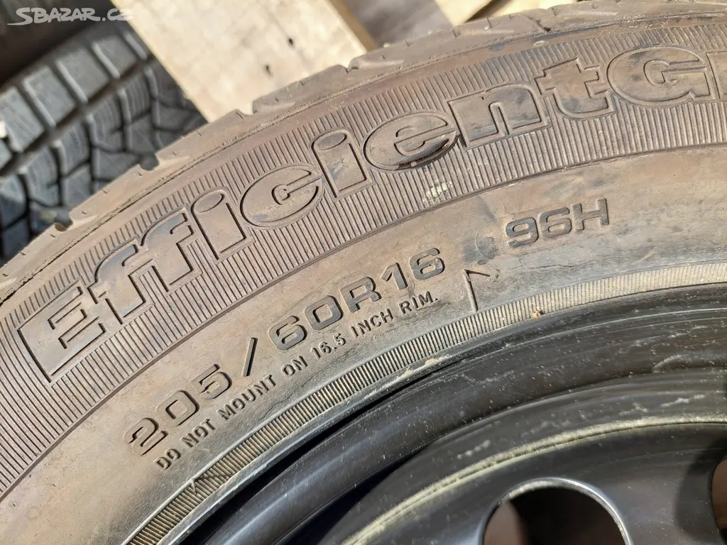 Náhled: Good year efficientgrip 205/60 R16 96H