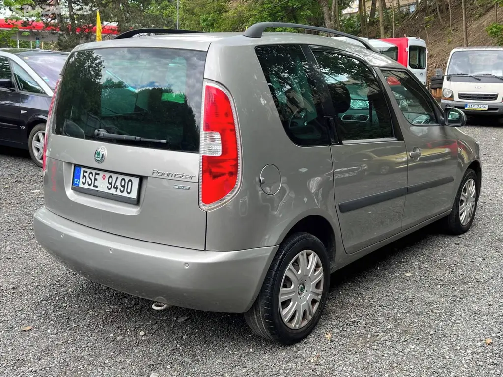 Škoda Roomster 1.4i 16V 63kW 115tkm klima 2009 - fotka 6