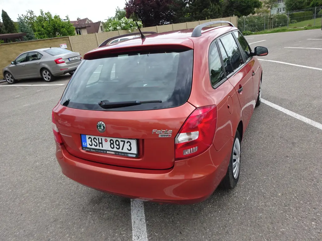 Škoda Fabia 1.2i Combi r.v.2009 1.Majitel stk:5/26 - fotka 4