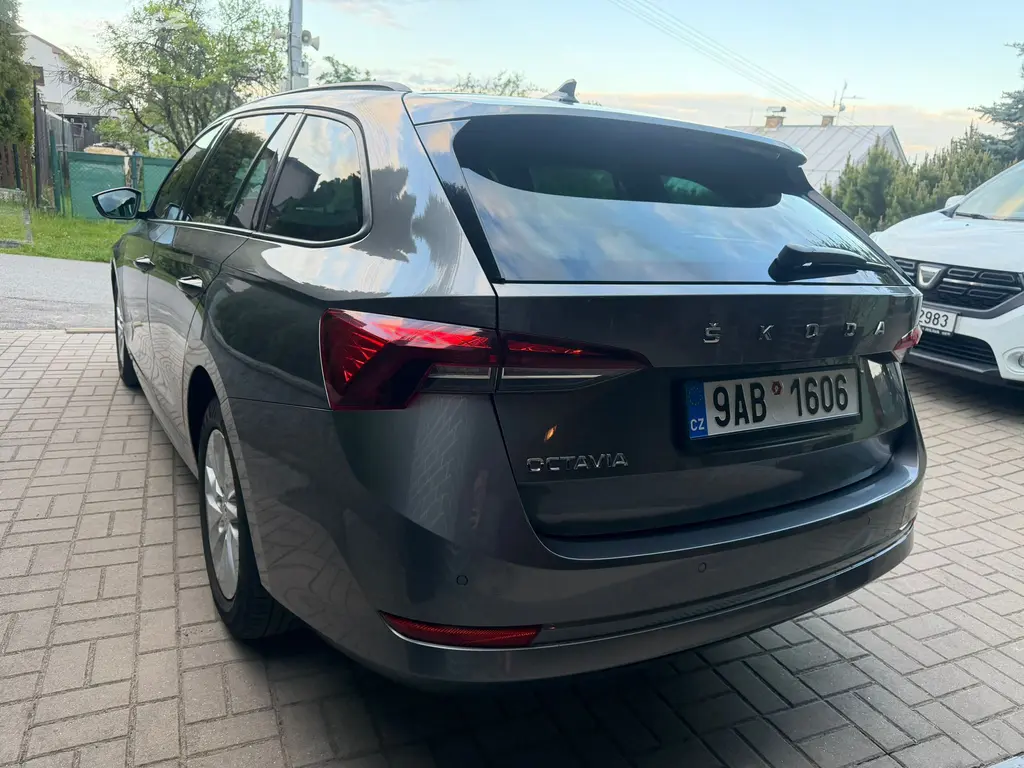 Škoda Octavia, 2,0TDi,ambient+,CZ,M6,1maj,DPH - fotka 5