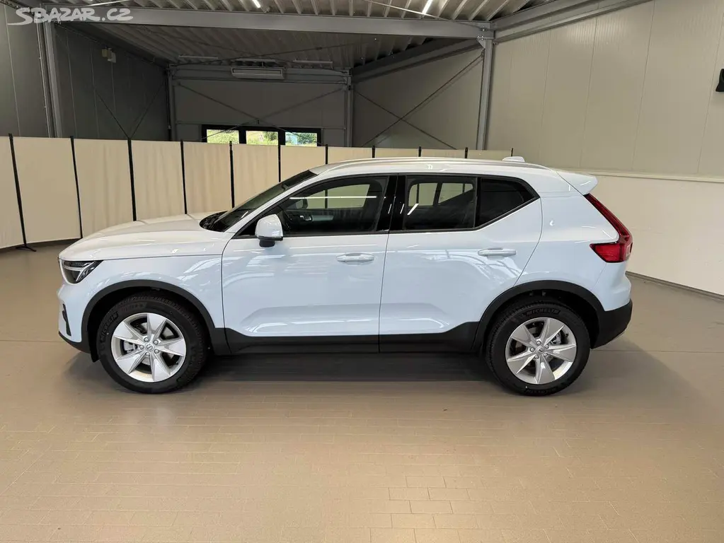 Volvo XC40, B3 2.0L 163 HP AT7 FWD CORE - fotka 2