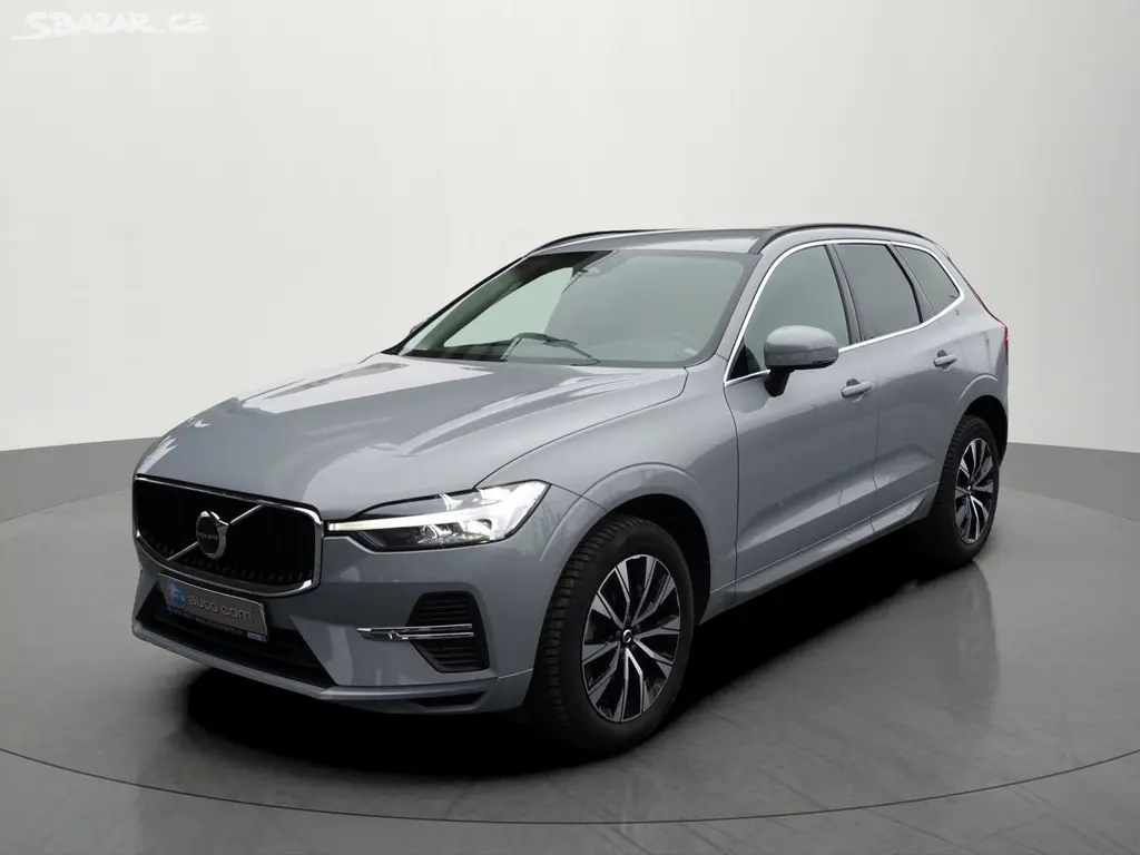 Volvo XC60, B4 145kW AWD LED Kamera DPH