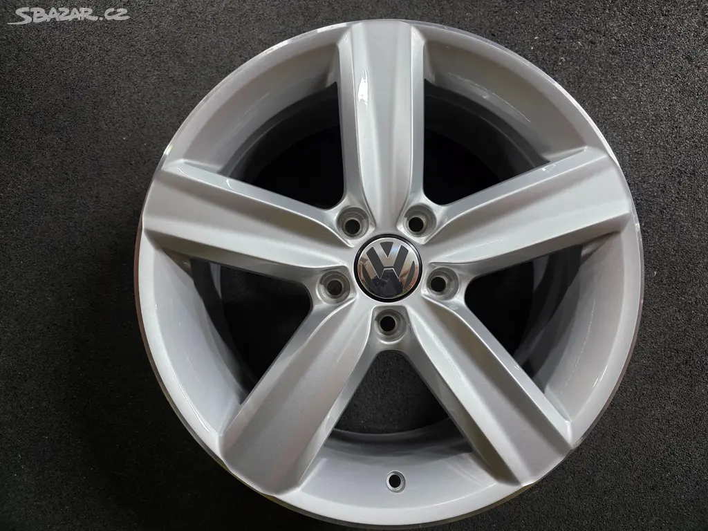 VW Golf 6 VI Alu kolo 17  Avus 5K0601025G 1Ks