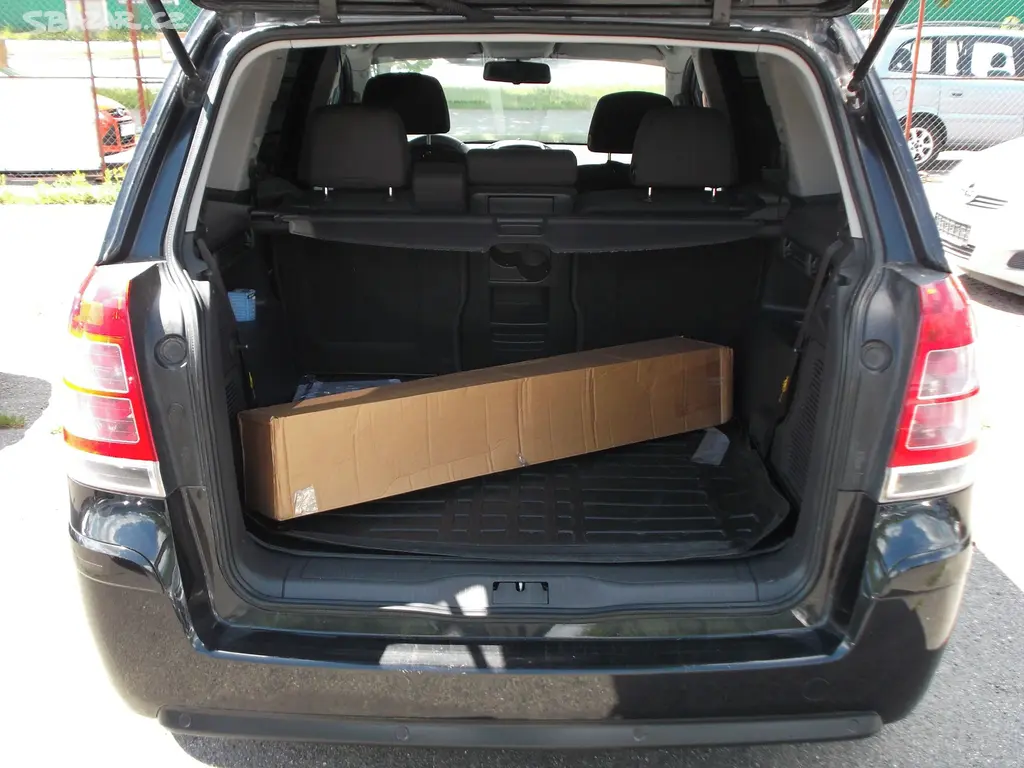 Opel Zafira 1.8i 16V 7.míst,serv.knižka,novrozvody - fotka 6