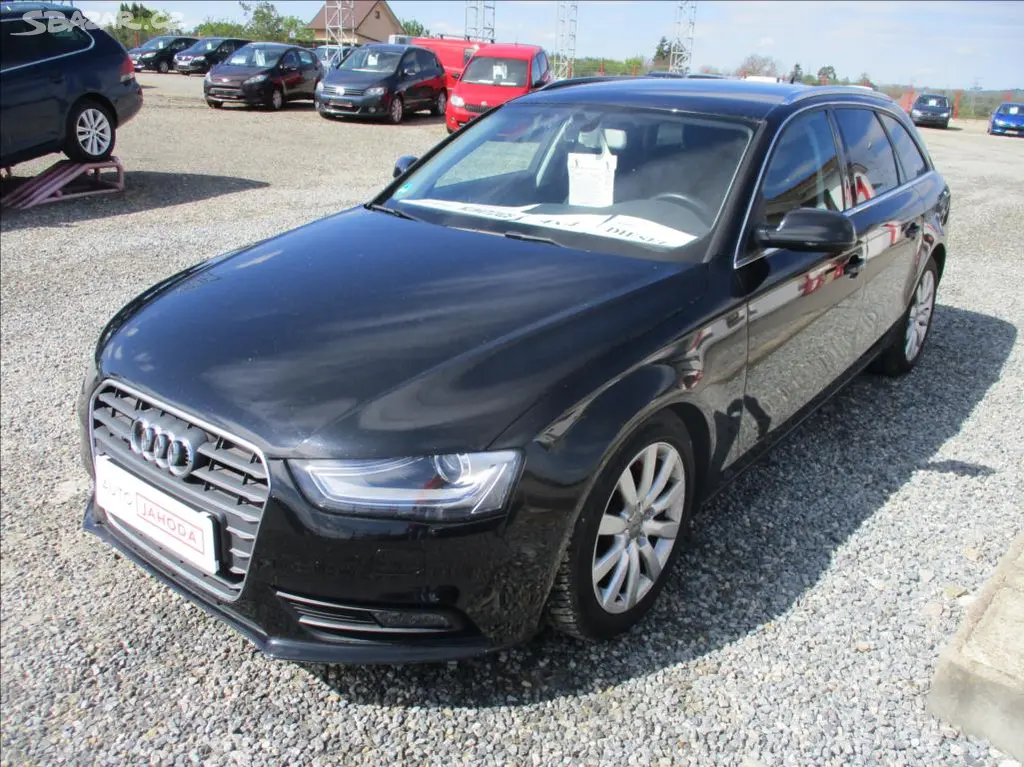 Audi A4 Avant, 2,0 TDI, quattro, servis,navi, - fotka 3